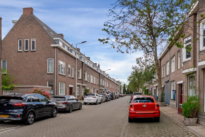Photo 2 of Jan Willem Frisostraat 5-A