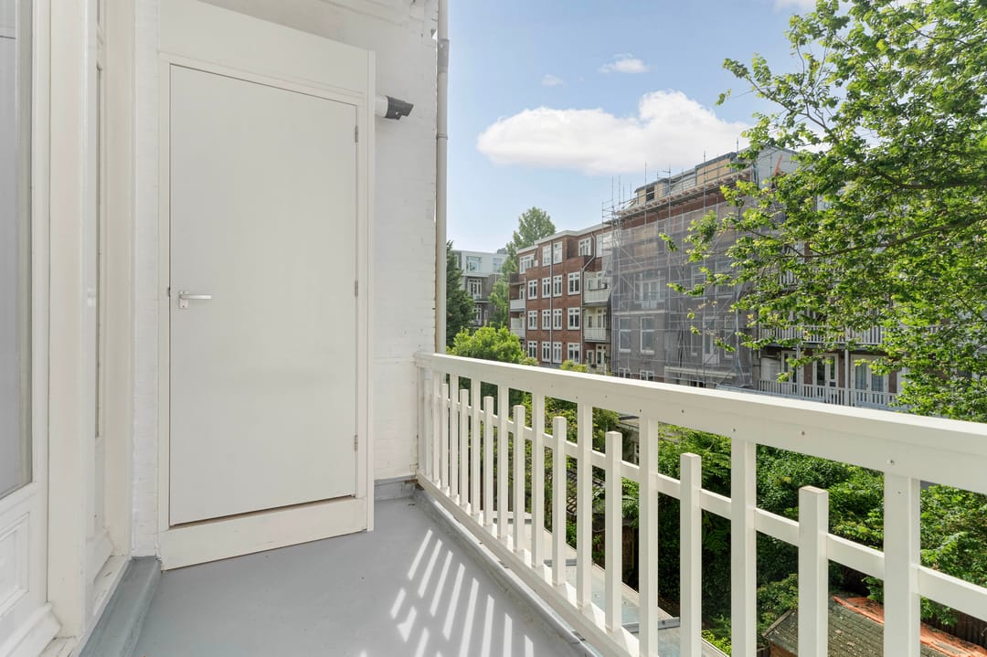 Photo 38 of Frans van Mierisstraat 87-1