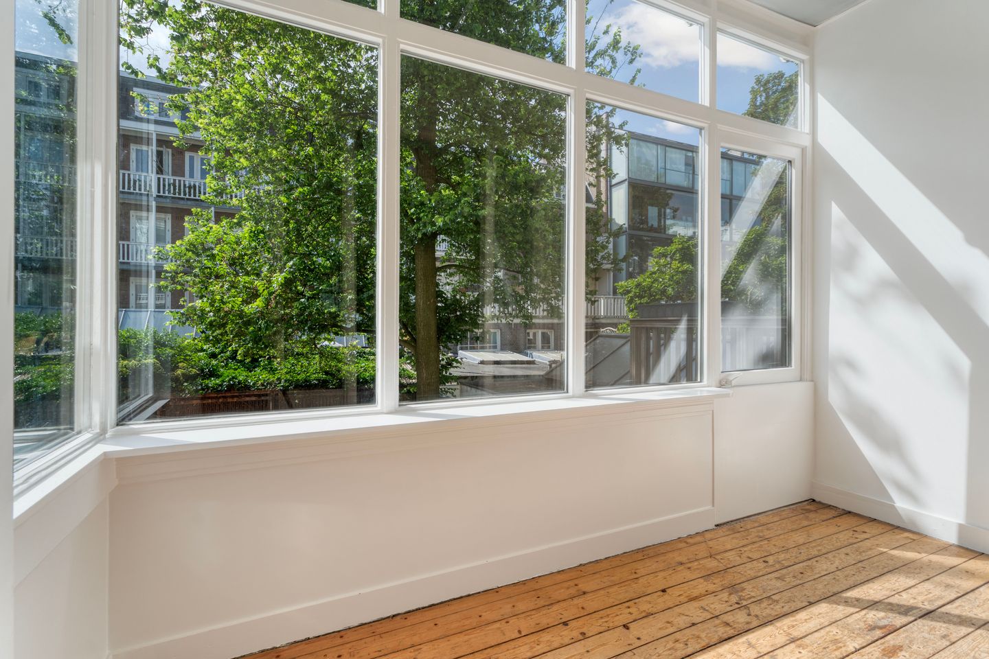 Photo 14 of Frans van Mierisstraat 87-1