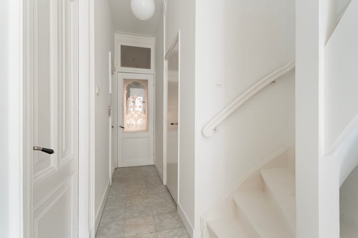 Photo 4 of Frans van Mierisstraat 87-1