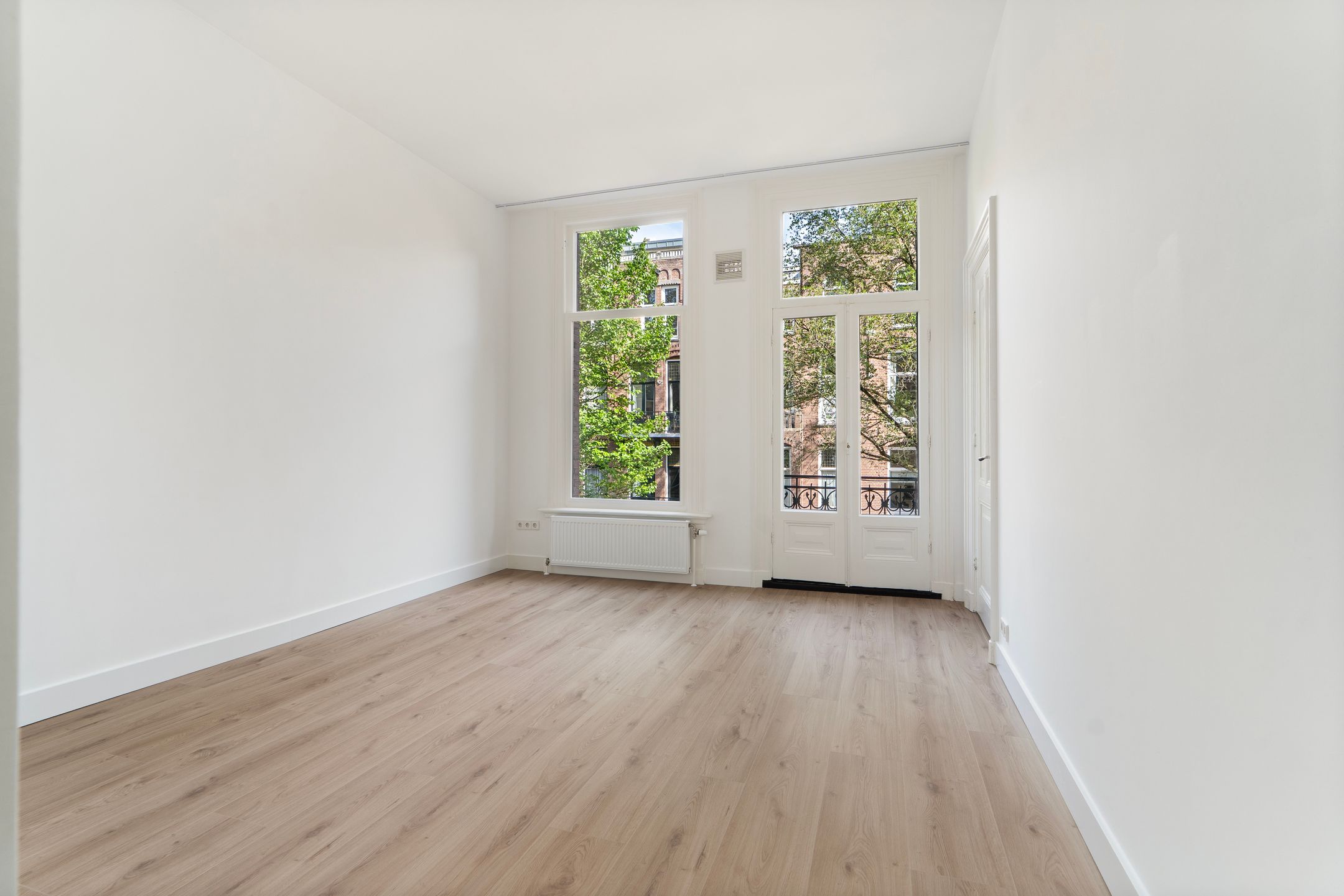 Photo 39 of Frans van Mierisstraat 87-1