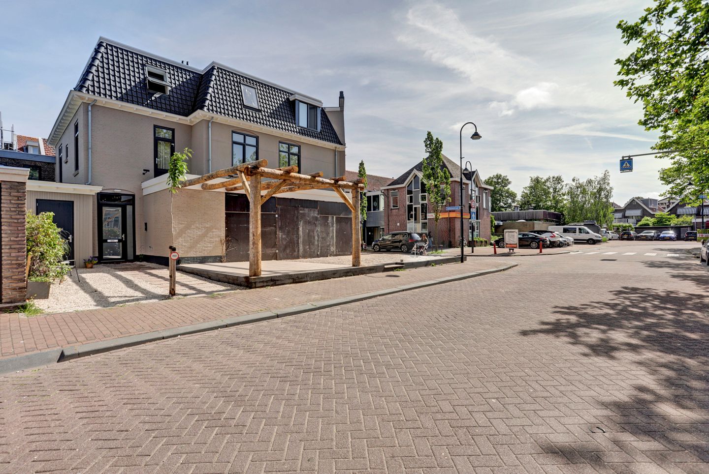 Foto 4 van Stationsplein 2-E