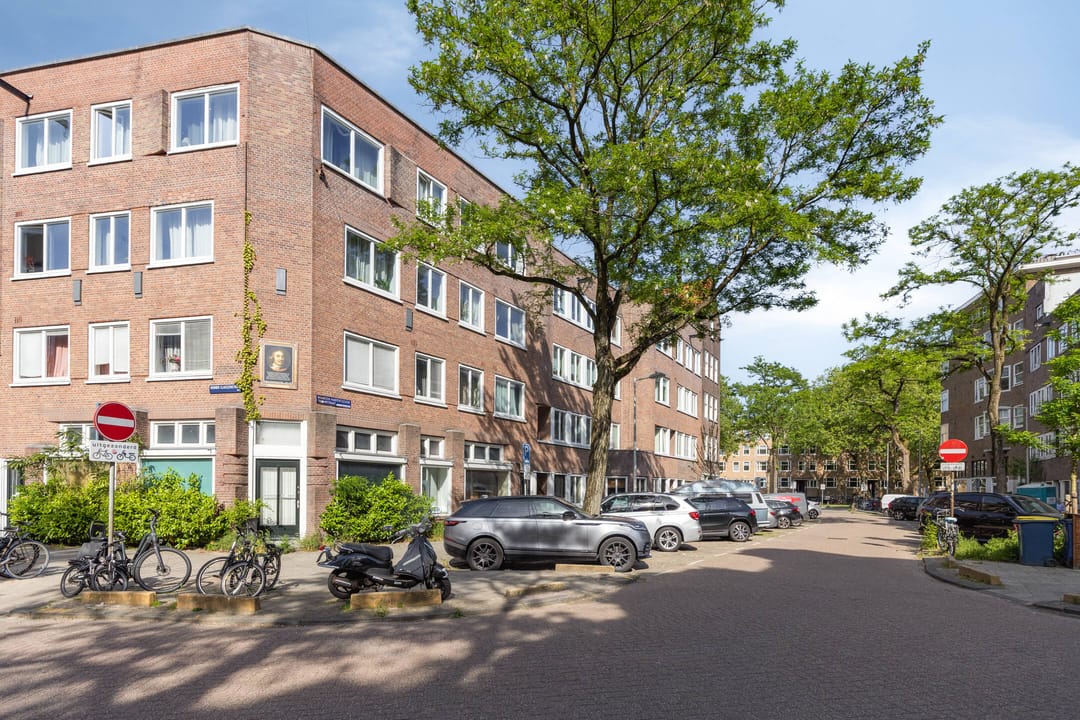 Photo 23 of Maarten Harpertszoon Trompstraat 38-3