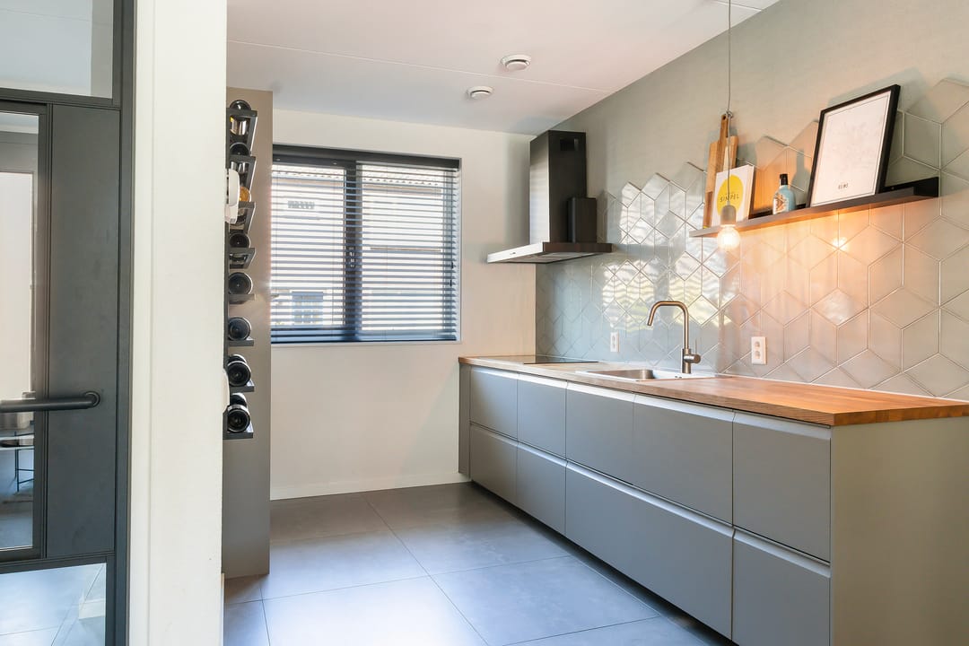 Photo 11 of Alberdingk Thijmstraat 24