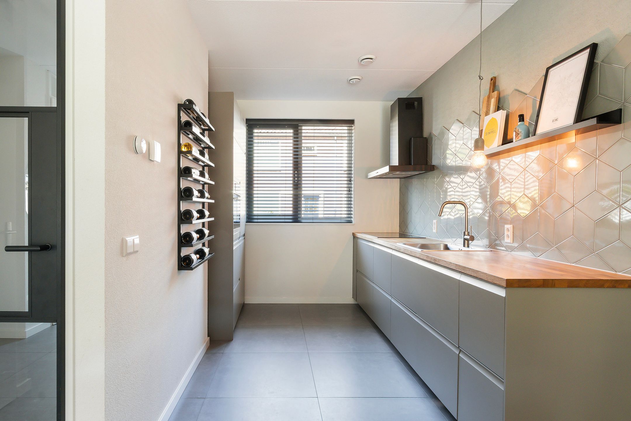 Photo 12 of Alberdingk Thijmstraat 24