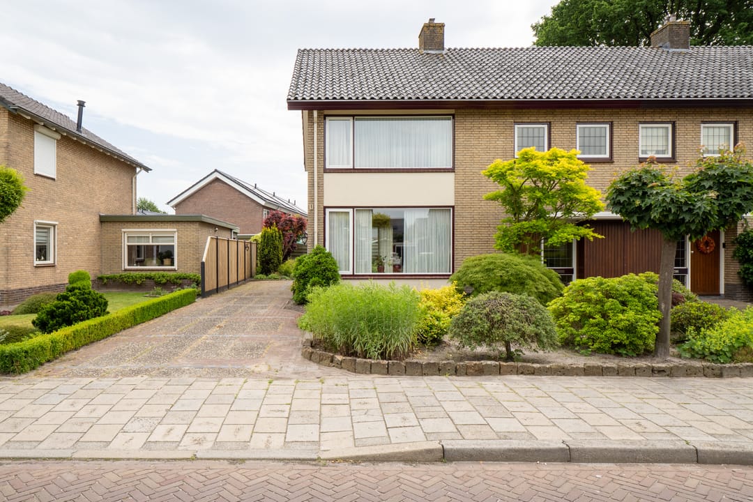 Photo 8 of Verzetstraat 11