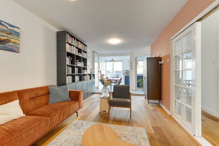 Photo 2 of van Naeltwijckstraat 59