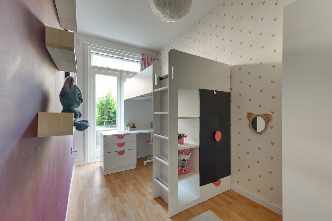 Photo 32 of van Naeltwijckstraat 59