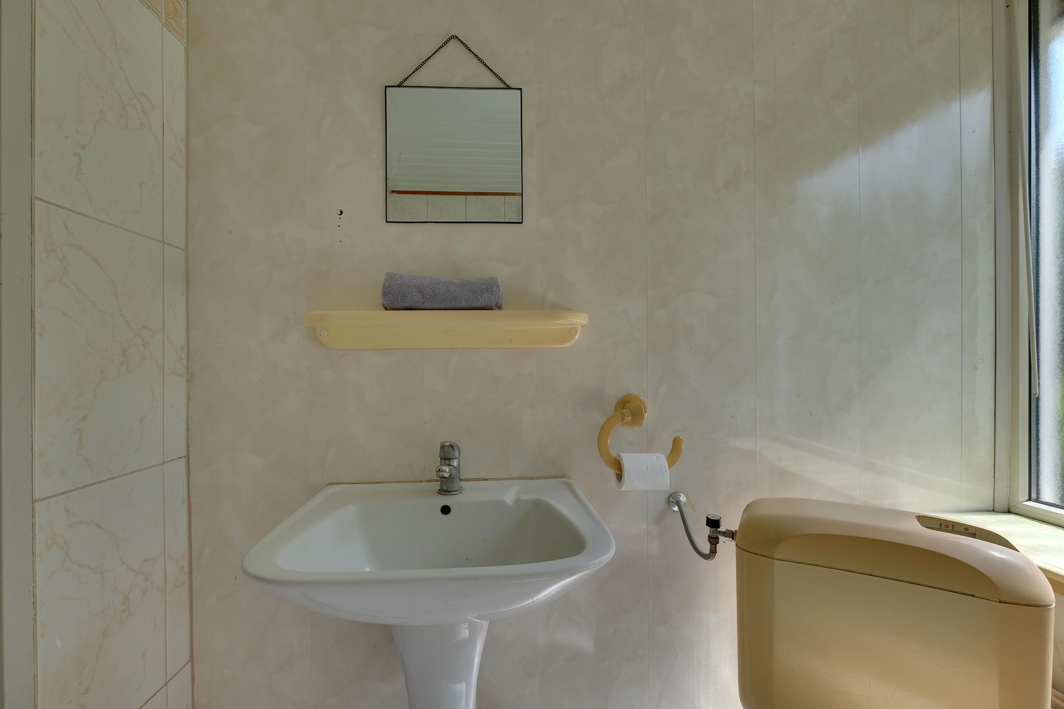 Photo 21 of Diepenbroekstraat 15