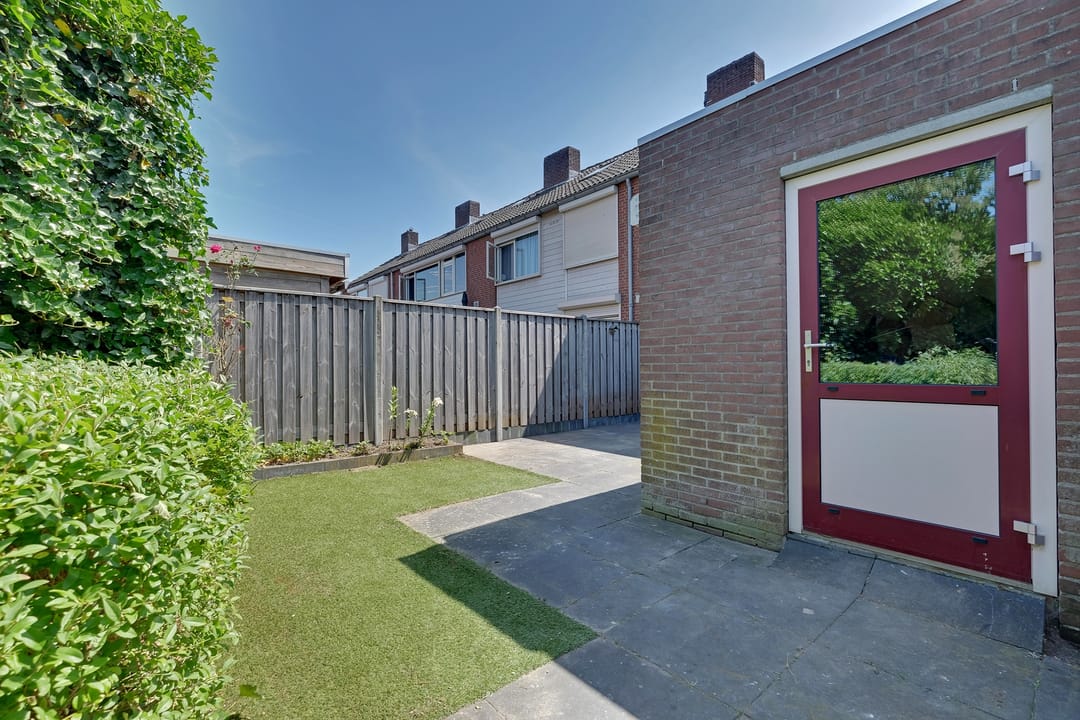Photo 28 of Diepenbroekstraat 15