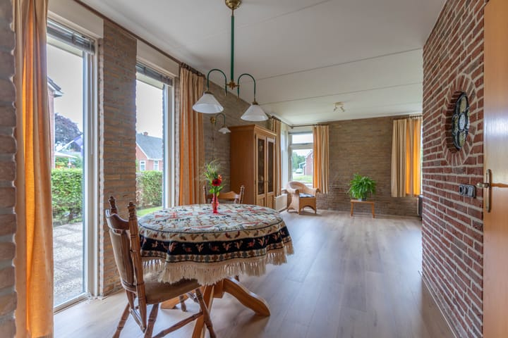 Vrijstaande woning te koop: Kerkweide 37, Kornhorn