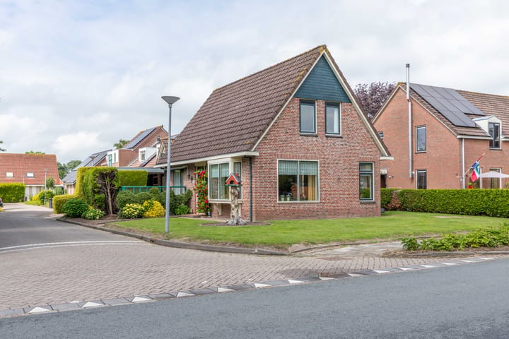 Vrijstaande woning te koop: Kerkweide 37, Kornhorn