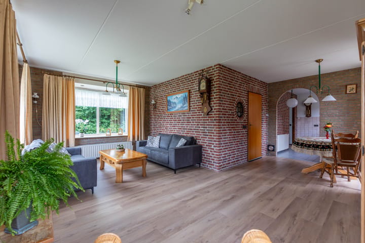 Vrijstaande woning te koop: Kerkweide 37, Kornhorn