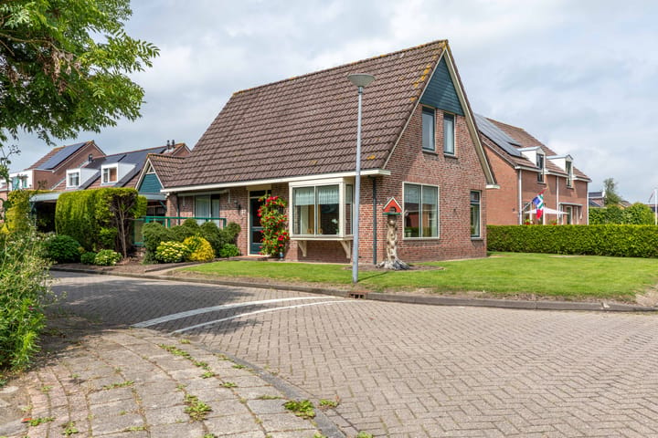 Vrijstaande woning te koop: Kerkweide 37, Kornhorn