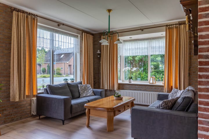 Vrijstaande woning te koop: Kerkweide 37, Kornhorn