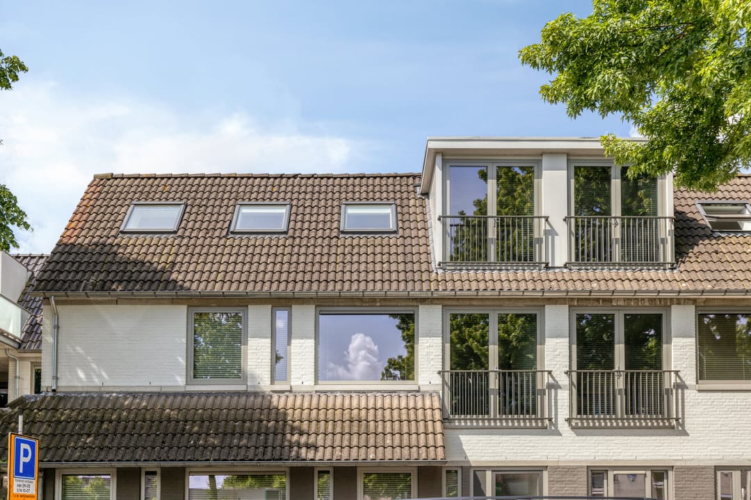 Photo 2 of Margrietstraat 1-J