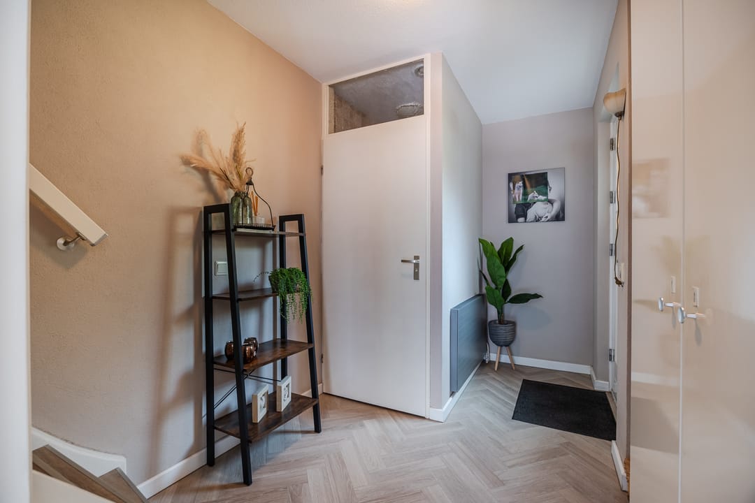 Photo 11 of Groenlostraat 14