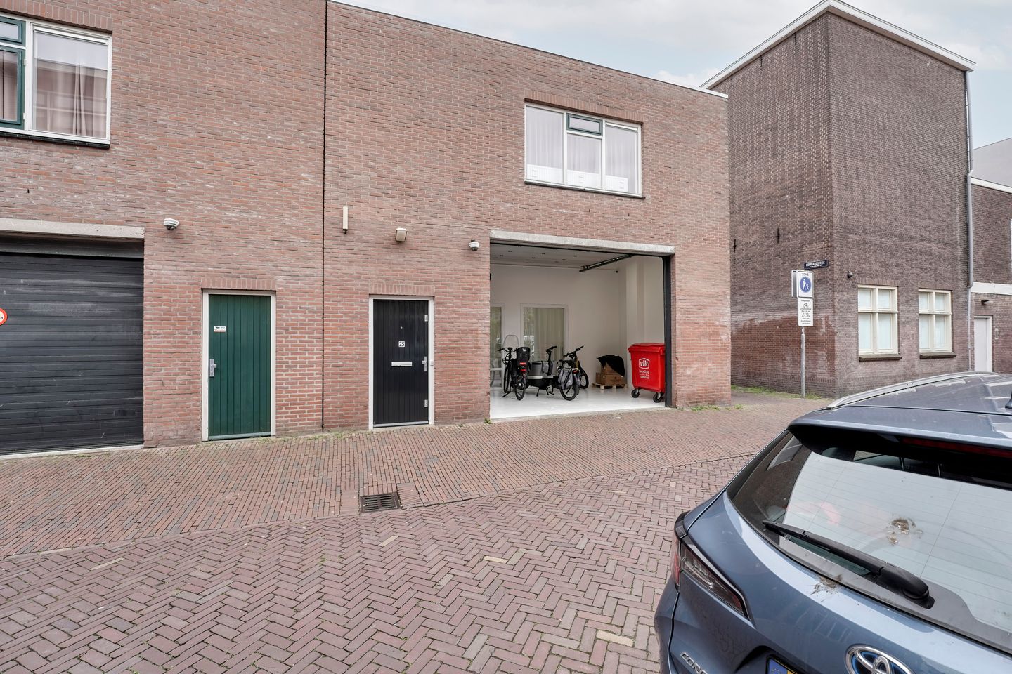 View photo 4 of Van der Werfstraat 25