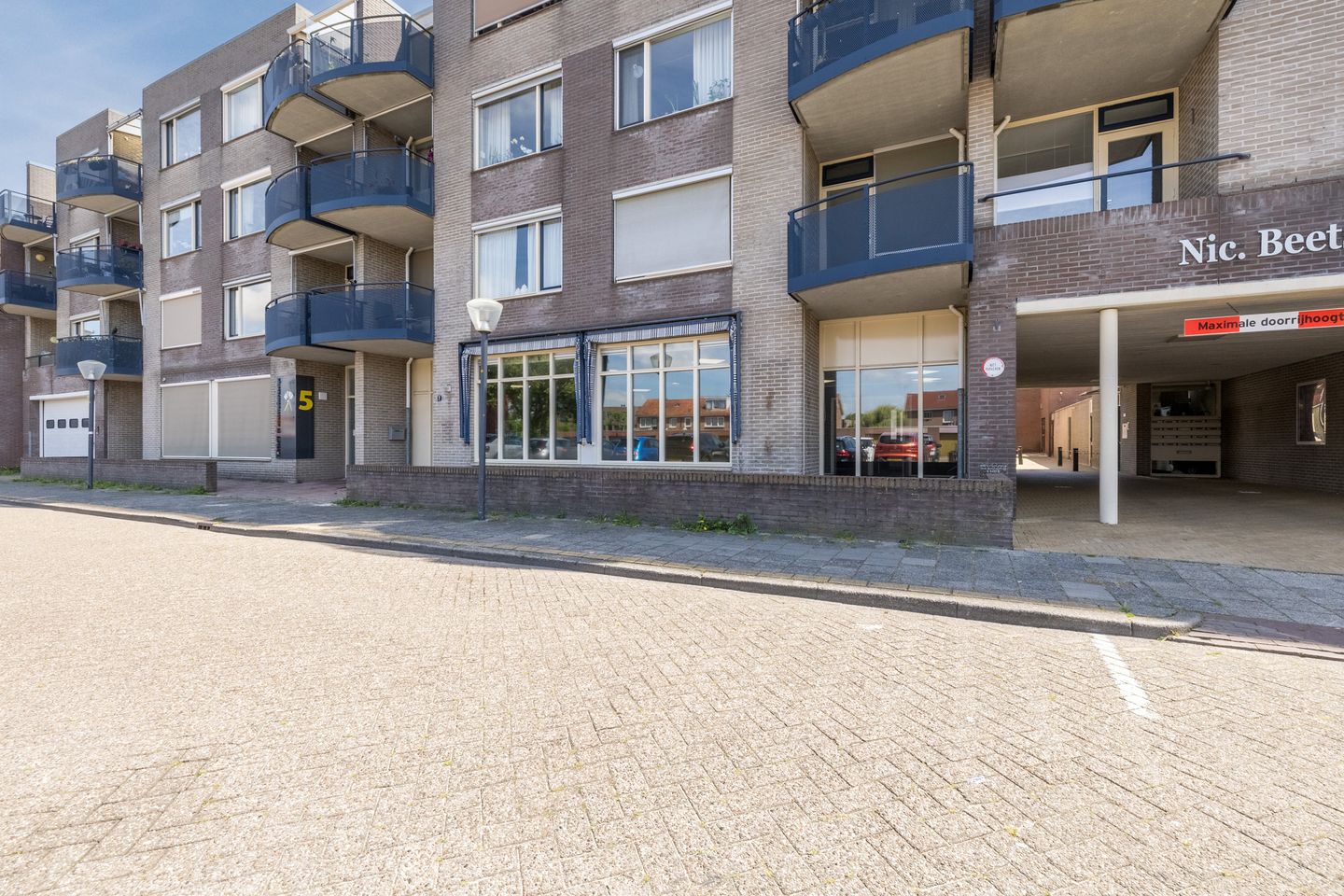 View photo 3 of Nicolaas Beetsplein 7