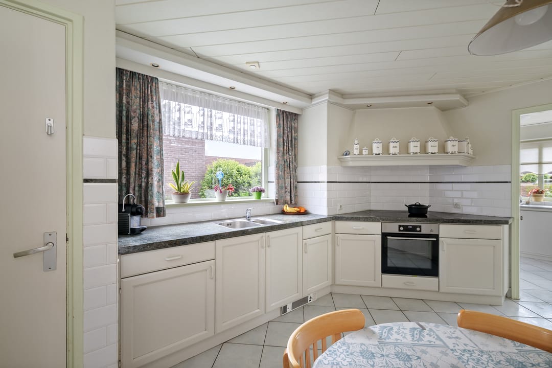 Photo 13 of Adriaen van Ostadestraat 43