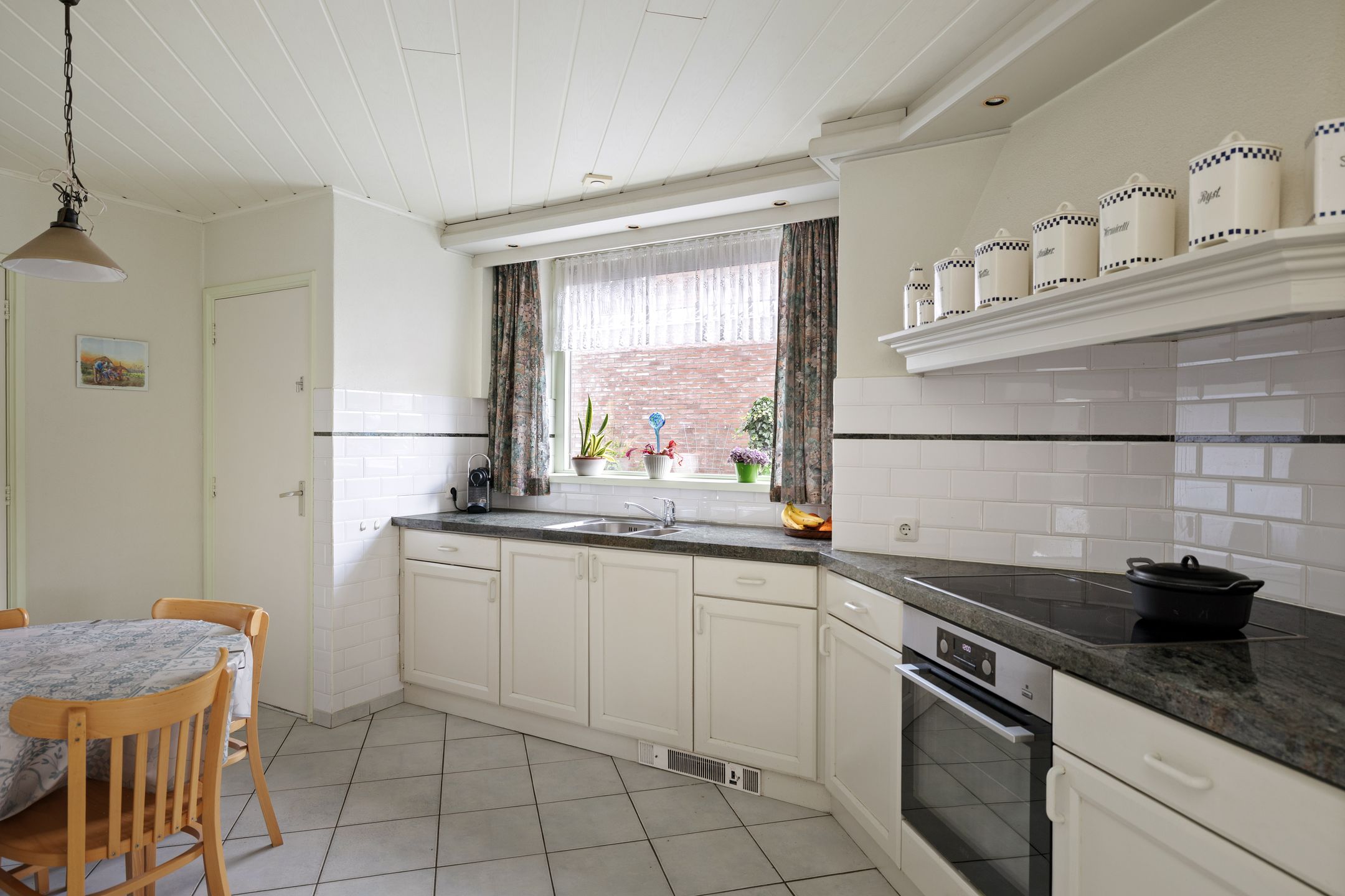 Photo 15 of Adriaen van Ostadestraat 43