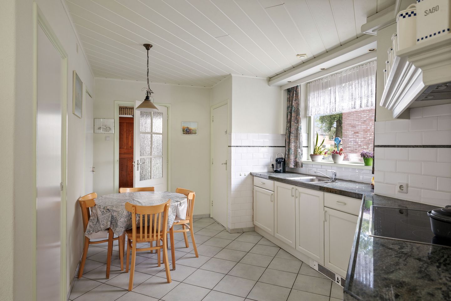 Photo 14 of Adriaen van Ostadestraat 43