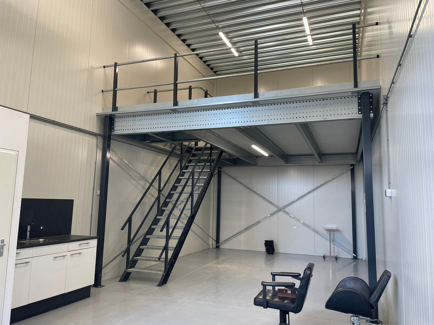 View photo 2 of Zaagmolenpad 24-B06