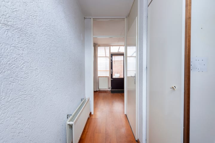 Twee-onder-één-kap te koop: Korenbloemstraat 100, Tilburg