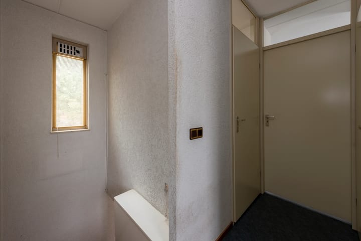 Twee-onder-één-kap te koop: Korenbloemstraat 100, Tilburg