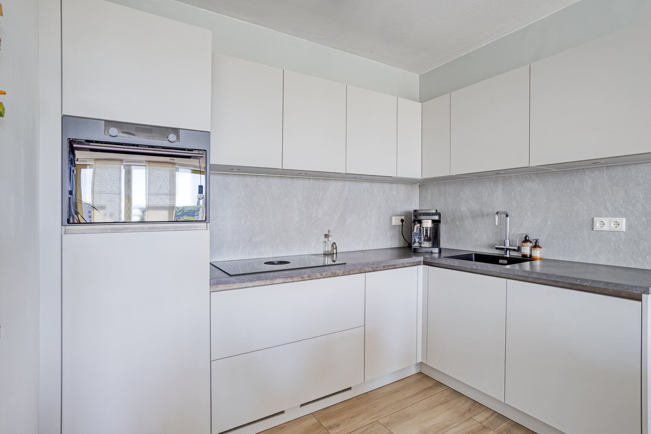 Photo 9 of Frederik Hendriklaan 58-C06