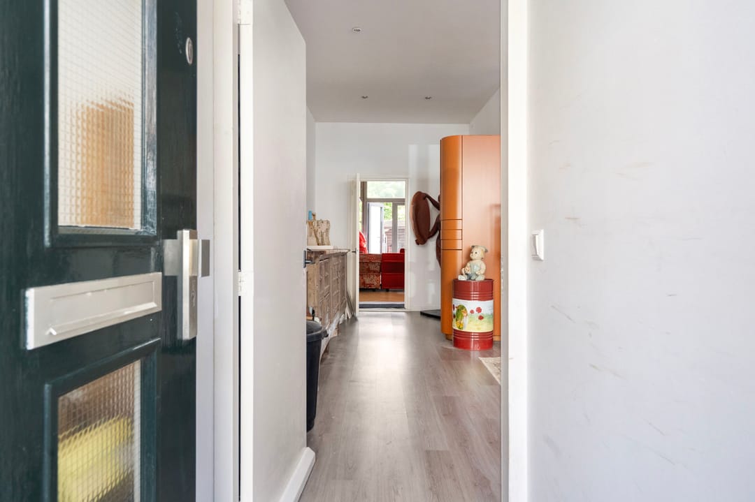 Photo 32 of Weimarstraat 6
