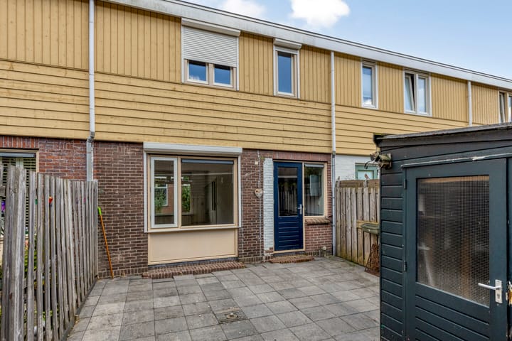 Tussenwoning te koop: Finsestraat 14, Zaandam