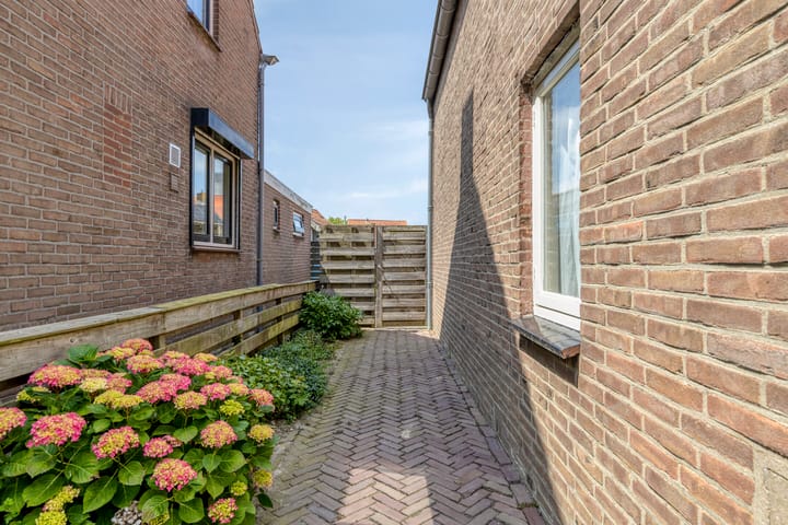 Photo 4 of Burgemeester Vermetstraat 9