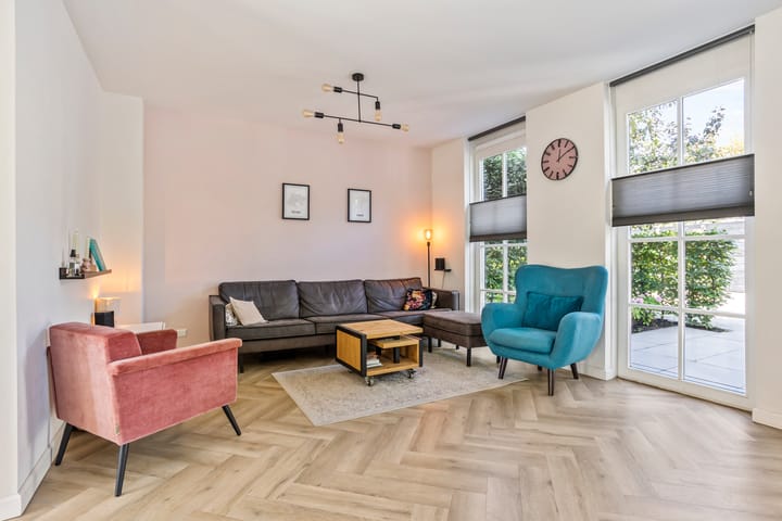 Twee-onder-één-kap te koop: Paul van Ostaijenstraat 8, 'S-Gravenhage