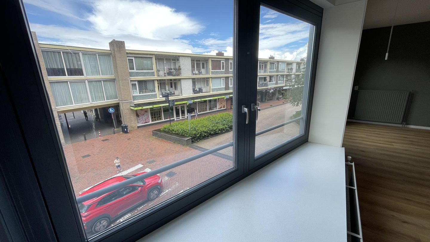 Foto 10 van Beneluxlaan 8