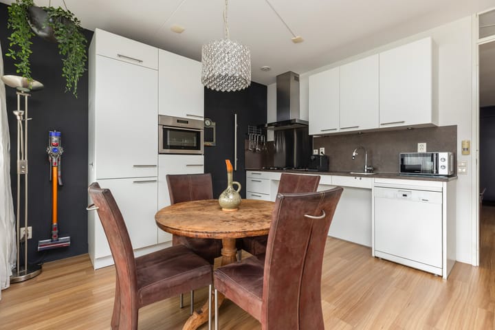 Appartement te koop: Burgemeester Brouwerstraat 73, Zwijndrecht