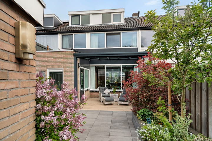 Photo 4 of Deltastraat 128