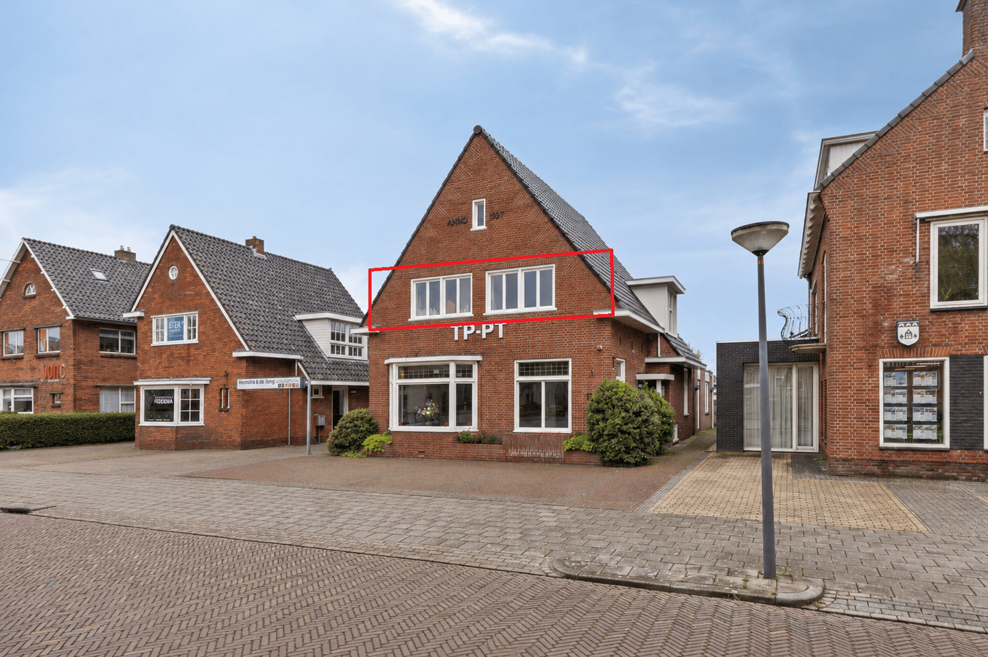 Bekijk foto 1 van K R Poststraat 11