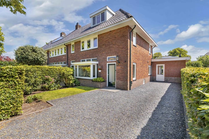 Photo 4 of De Ruyterstraat 54