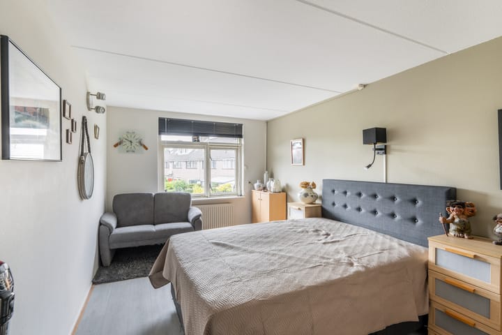 Tussenwoning te koop: Tjotter 22, Schiedam