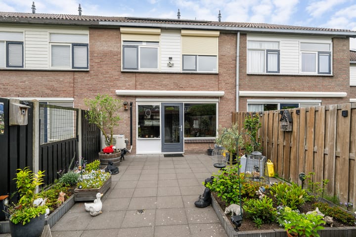 Tussenwoning te koop: Tjotter 22, Schiedam