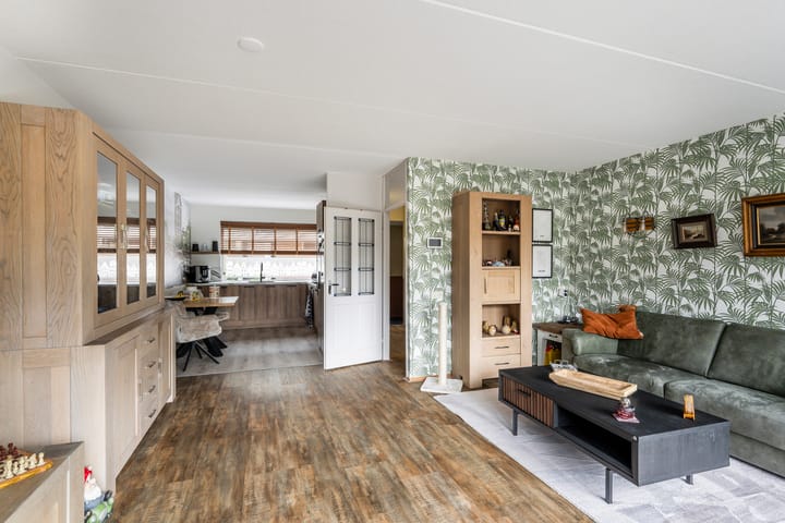 Tussenwoning te koop: Tjotter 22, Schiedam