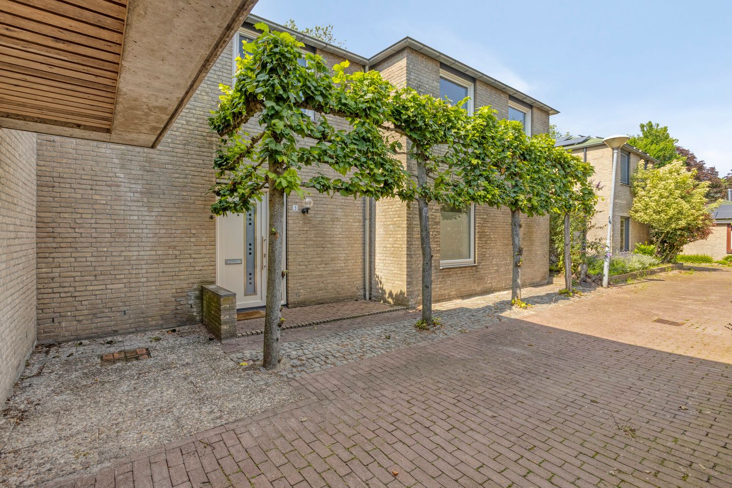 Photo 1 of Buntbeek 3