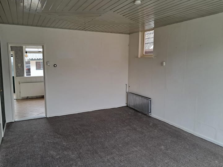 Twee-onder-één-kap te koop: Trambaan 1, Farmsum