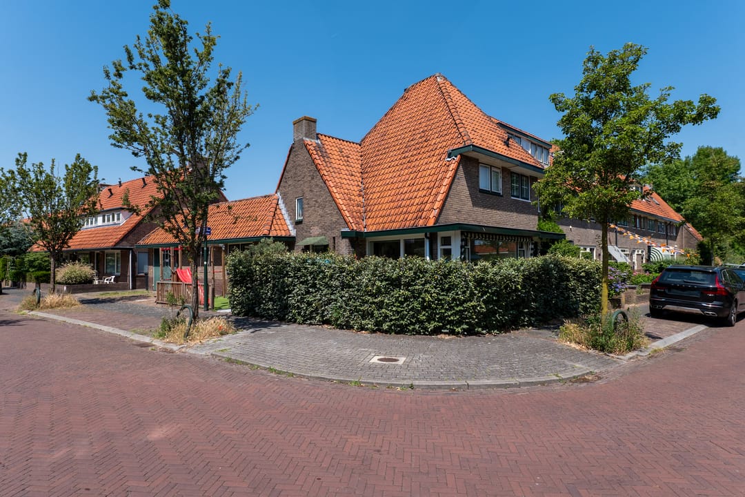 Photo 2 of Besselstraat 41