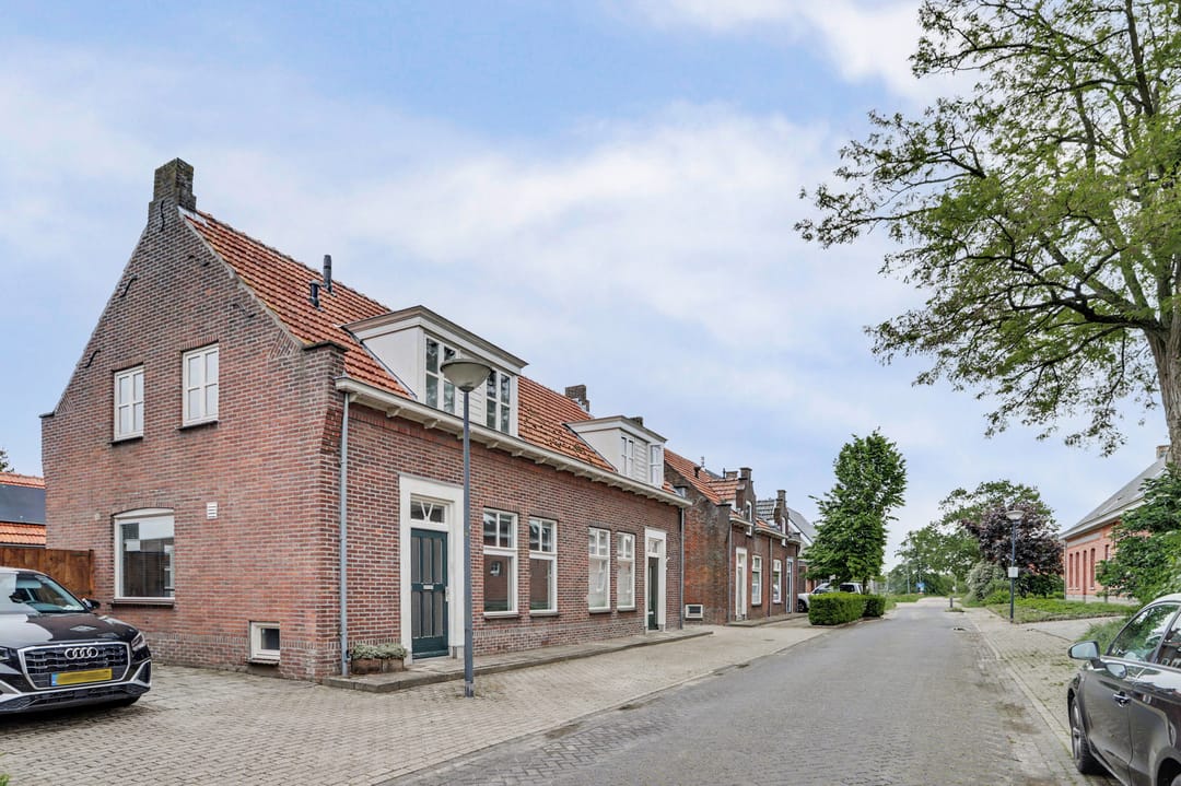 Photo 11 of Wilhelminastraat 7