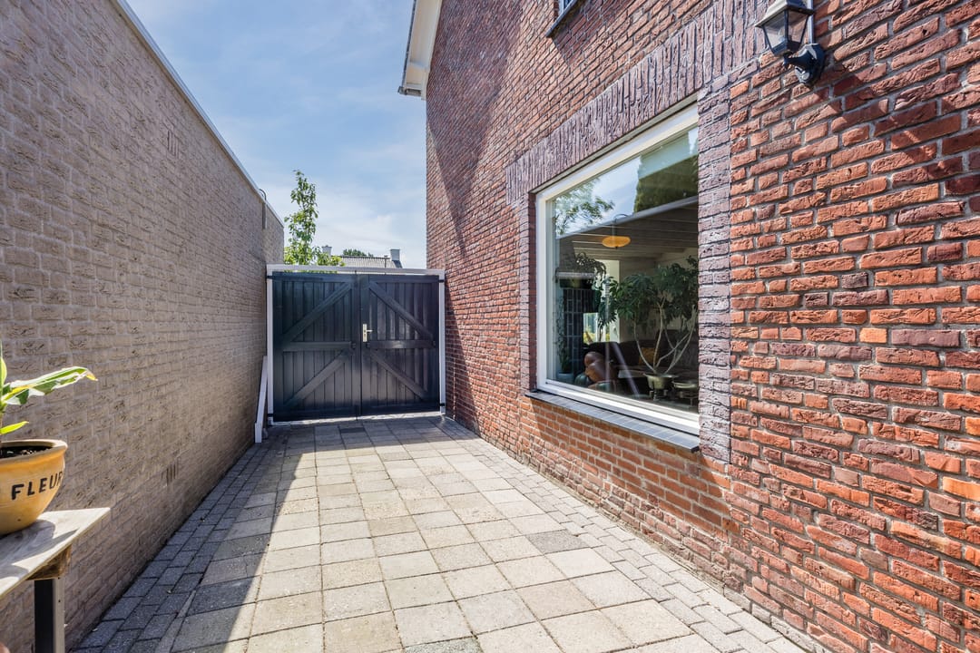 Photo 68 of Roosendaalsebaan 21