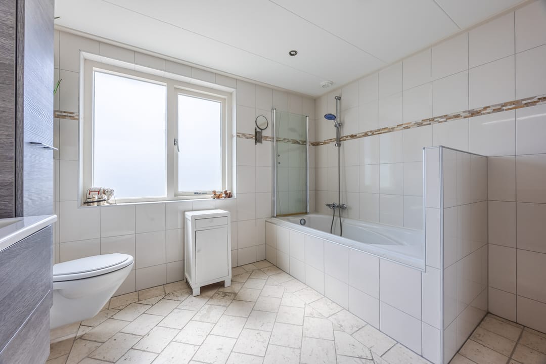 Photo 38 of Roosendaalsebaan 21