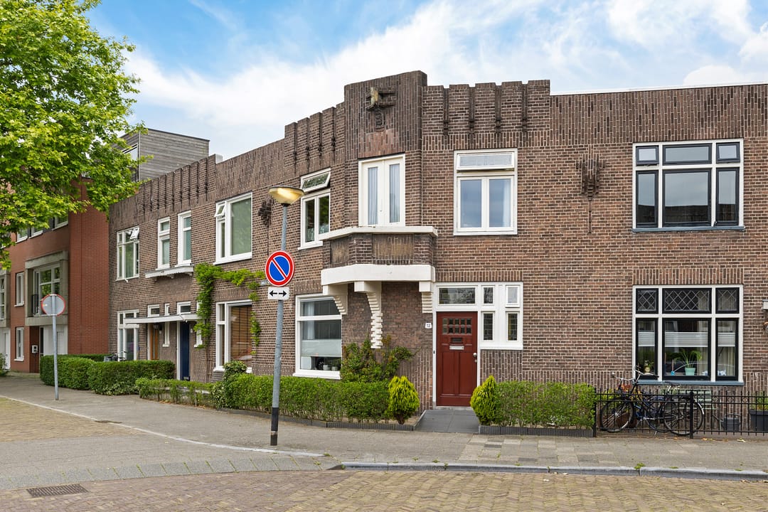 Photo 38 of Amalia van Solmsstraat 12