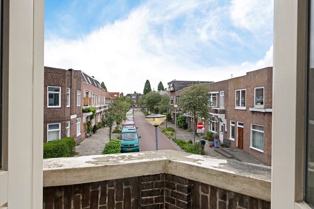 Photo 31 of Amalia van Solmsstraat 12